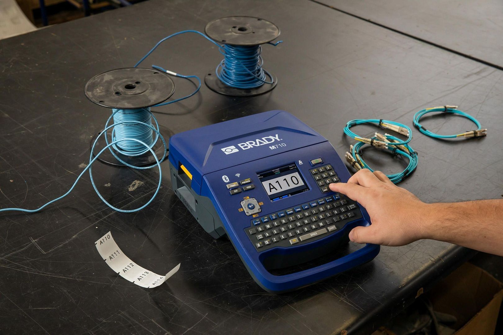 Портативный принтер этикеток BRADY M710