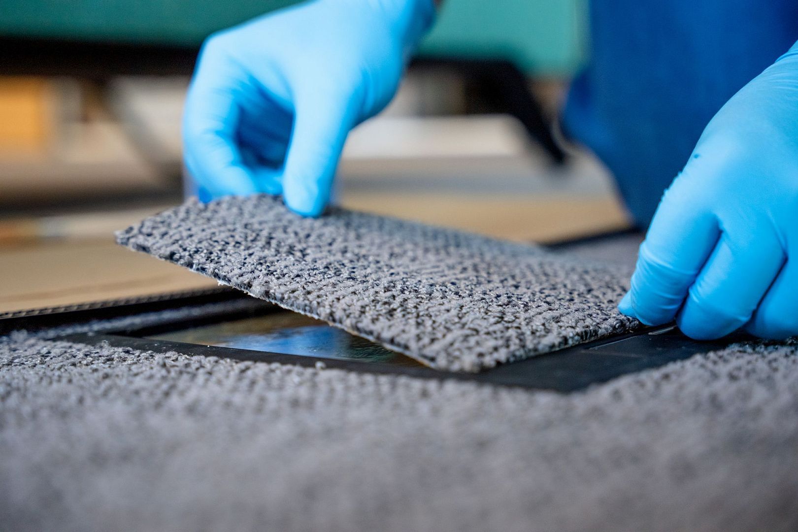 Контактный клей WEICON GMK 2410