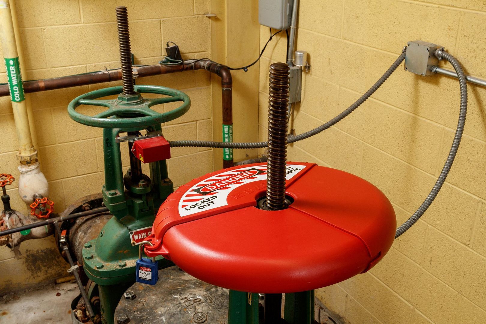 Блокиратор вентилей и задвижек Brady компактный