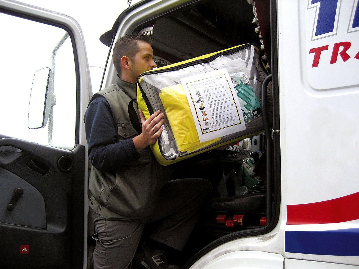 Комплекты устранения проливов Brady ADR для грузовых автомобилей