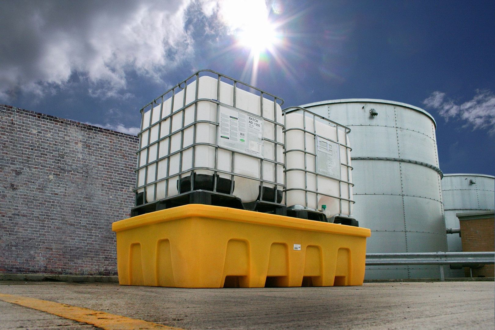 Поддоны Brady IBC Spill Pallet для удержания проливов из еврокубов