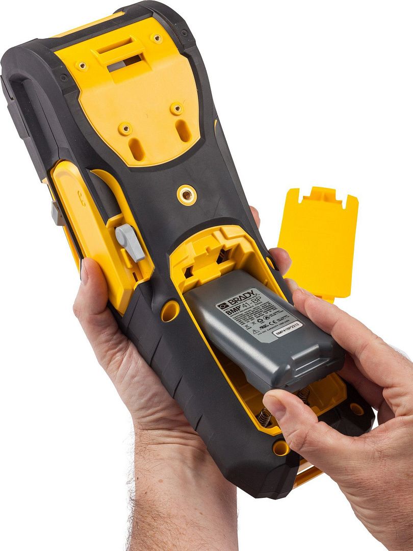 Принтер BRADY BMP61-CYR-W-PWID, c WIFI и ПО BWS для маркировки кабеля и провода (PWID Suite). Русско-англ. клавиатура. В компл.: жесткий кейс, USB кабель, батарея, шнур питания, PTL-19-423, M61-R6010, быстрый старт, СD с информацией о принтере и драй