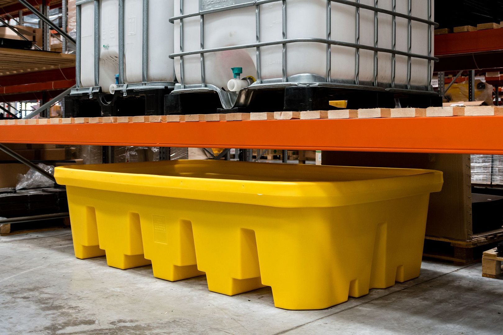 Поддоны Brady Under Rack Bund для удержание проливов под стеллажами