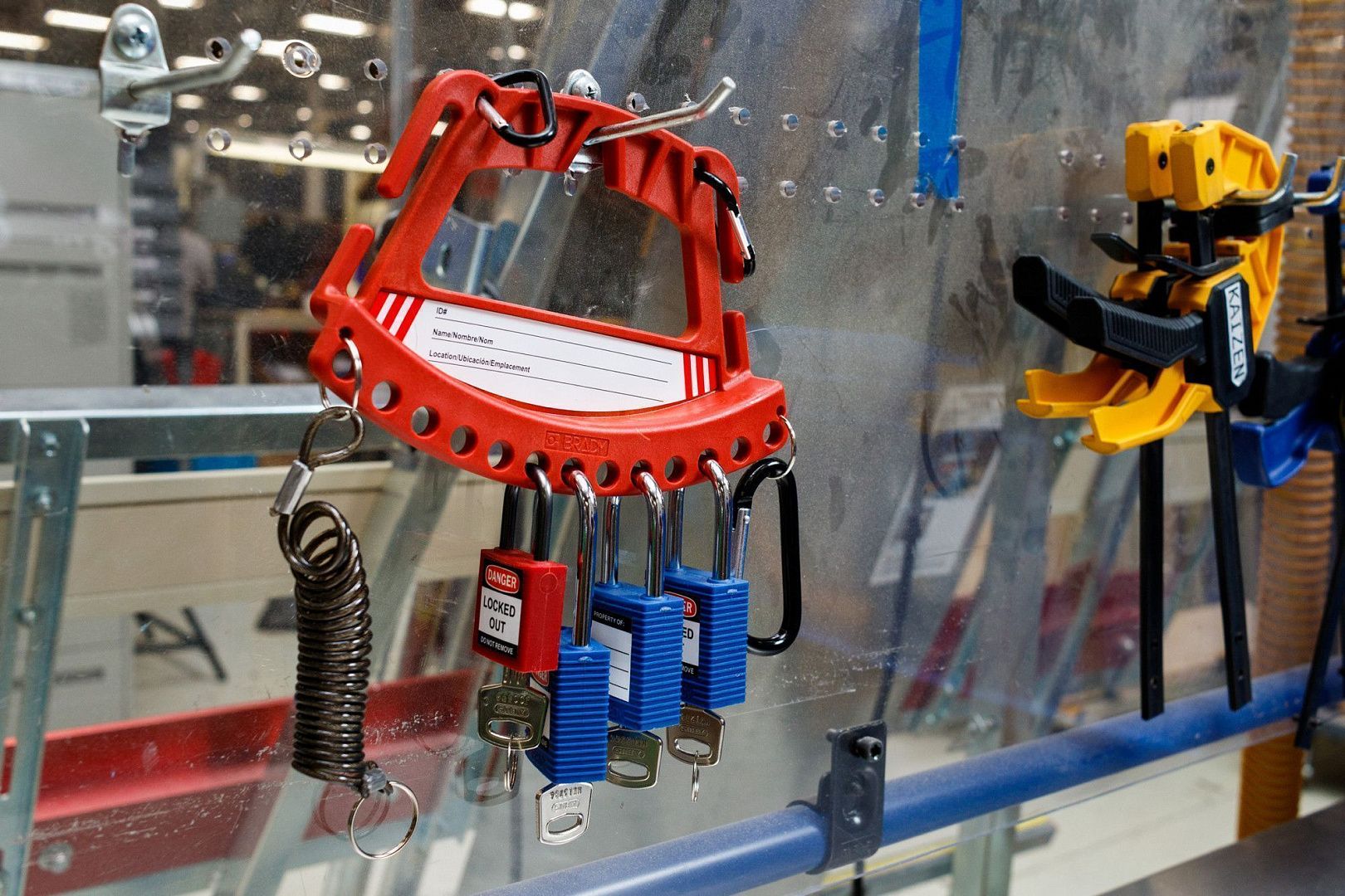 Держатель для замков и бирок Brady поясной