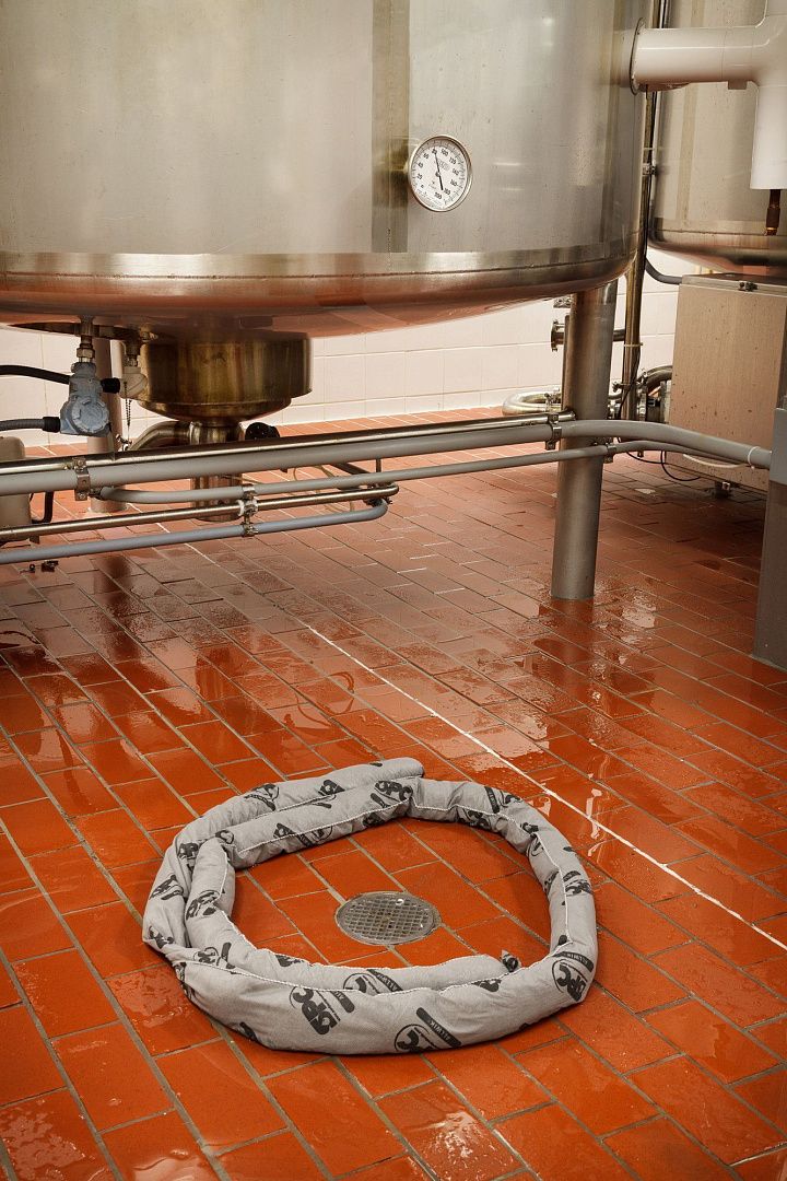 Мобильная станция Brady SitePoint с набором устранения проливов Spill Ready Kit