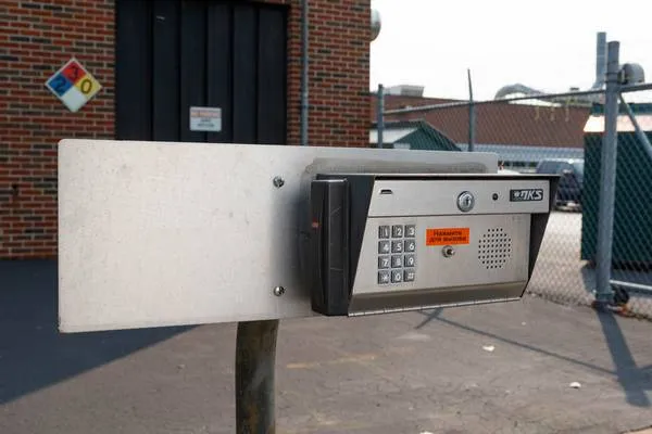 Маркировка активного оборудования Brady